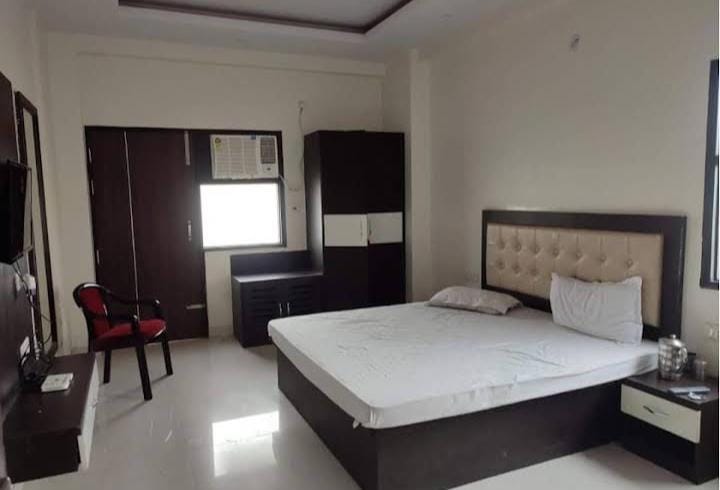 shri shiv krishna dham vridavan rooms